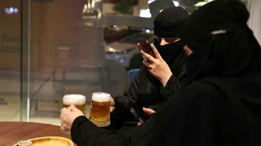 সৌদিতে প্রথমবারের মতো ‘মদের দোকান’ খোলার উদ্যোগ